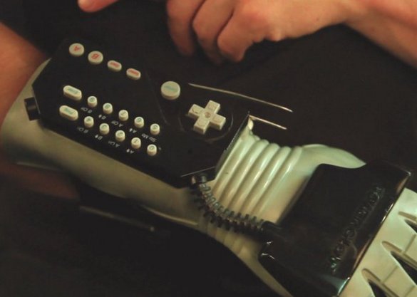 1421308053_nintendo-power-glove