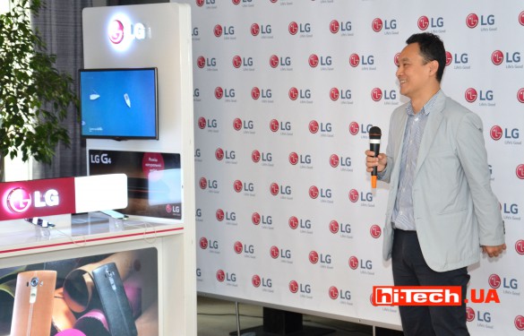 «Мы рады представить  LG G4 – смартфон, который сегодня составляет конкуренцию лучшим устройствам, – отметил Дон Вон Ли, руководитель департамента мобильных коммуникаций компании «LG Electronics Украина»