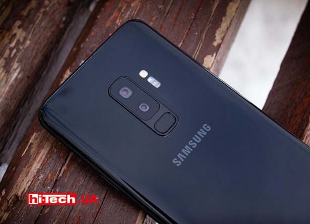 В отличие от многих других производителей, во флагманских смартфонах Samsung модуль камеры практически не выделяется из корпуса