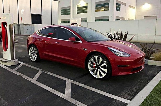 Tesla Model 3 Performance 1