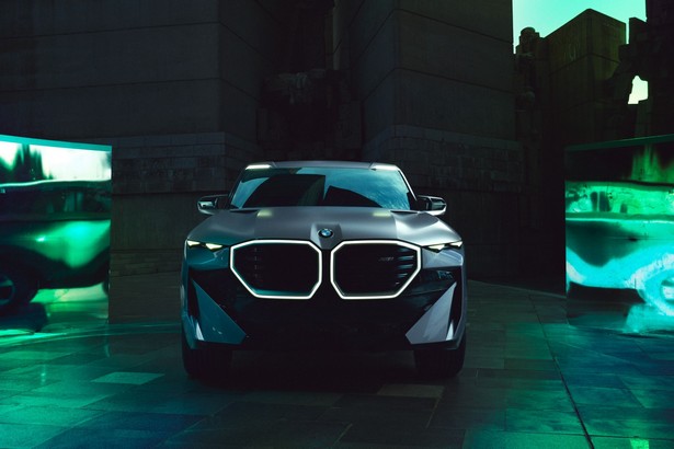 Показан концепт подключаемого гибрида с V8 — BMW Concept XM