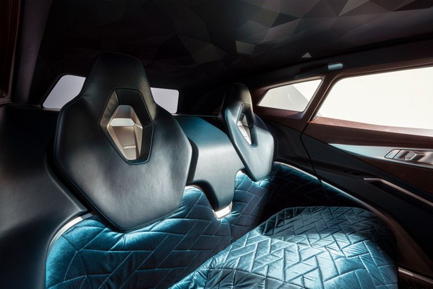 Показан концепт подключаемого гибрида с V8 — BMW Concept XM