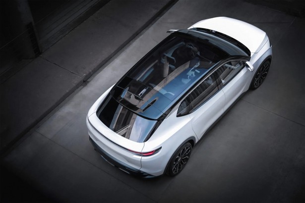 Chrysler показала электрический концепт Airflow и хочет выпустить первый электромобиль в 2025 году