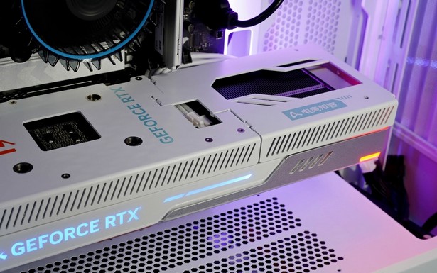 Inno3D GeForce RTX 4070 AX eSports 