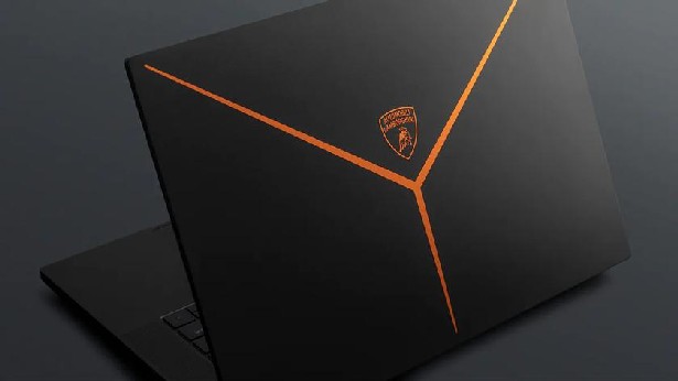 Razer Blade 16 x Automobili Lamborghini Edition