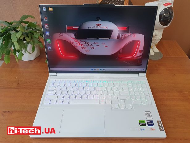 Lenovo Legion Slim 7 16IRH8 Glacier White