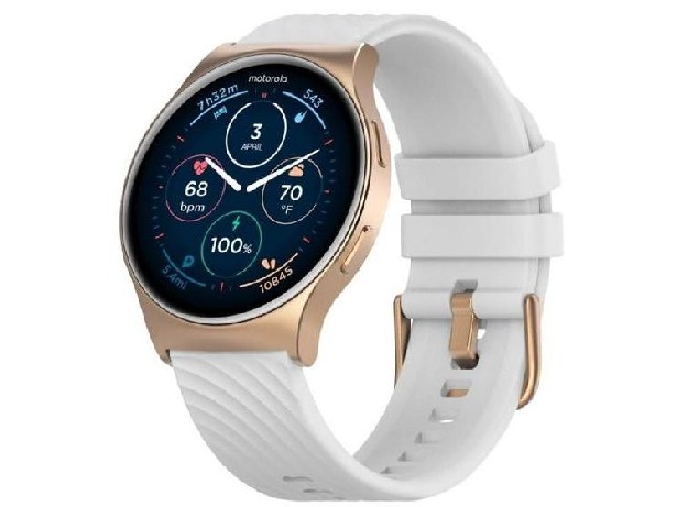 Moto Watch 120 smart watch get the latest sensors and integrates with Google Fit