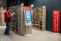 nova poshta people less