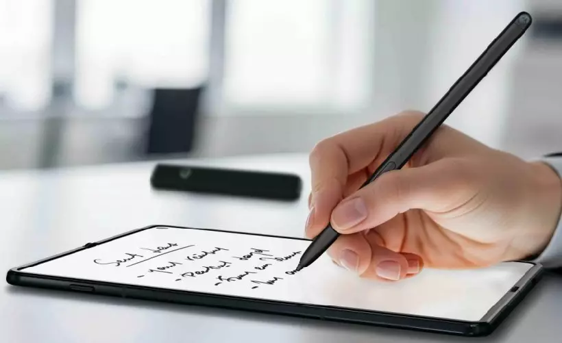 Moto Pen Ultra та Moto Tag 2