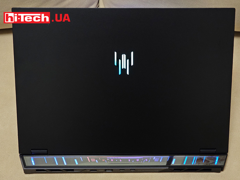 Acer Predator Helios 18 AI (PH18-73)