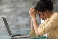 верующий за компьютером