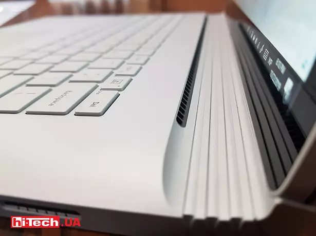 Microsoft Surface Book 2