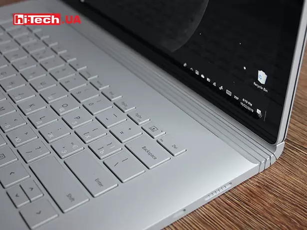 Microsoft Surface Book 2