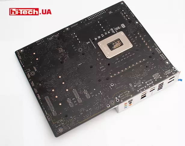 Задняя сторона ASUS PRIME Z690-A