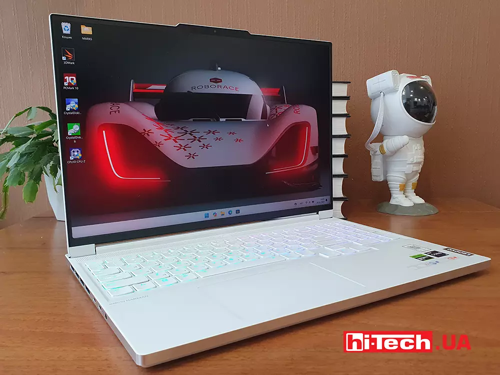 Lenovo Legion Slim 7 16IRH8 Glacier White