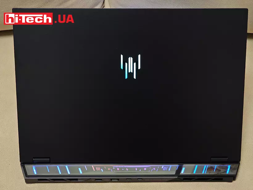 Acer Predator Helios 18 AI (PH18-73)